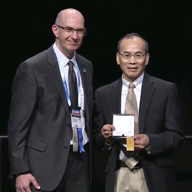 Liang receives ISMRM Gold Medal